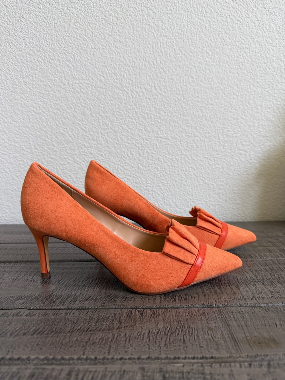 Journee Collection Marek Orange Faux Suede Pointed Toe Pumps NIB